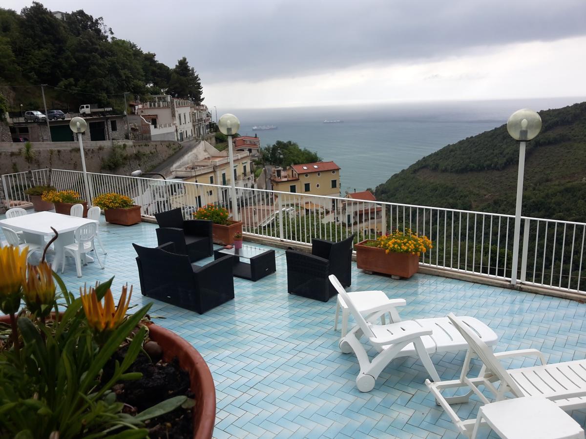 Le Terrazze Di Cristina Bed & Breakfast วิเอตริ ภายนอก รูปภาพ